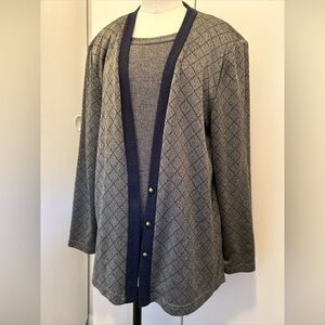 DRESS BARN! 2 Piece Lightweight Print Tunic Cardigan w Attached Matching Top